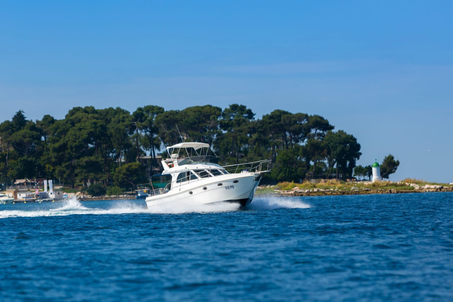Tunatail Family Yacht 2